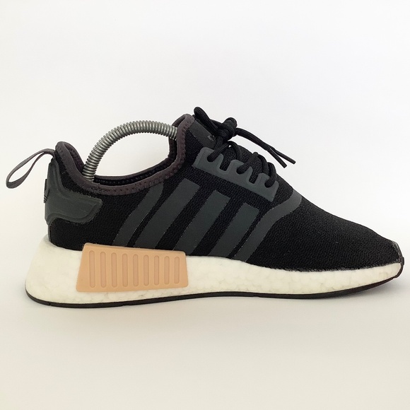 Womens 8/Mens 7 *TEAR* (pic) USED Adidas NMD R1 Core Black Carbon White GZ7997 - Picture 2 of 11